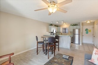 611 Lazy Days Rd in Osage Beach, MO - Building Photo - Building Photo