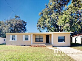 10506 Dodd Rd in Jacksonville, FL - Building Photo