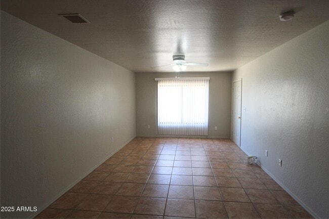 9975 W Lynx Dr in Arizona City, AZ - Building Photo - Building Photo