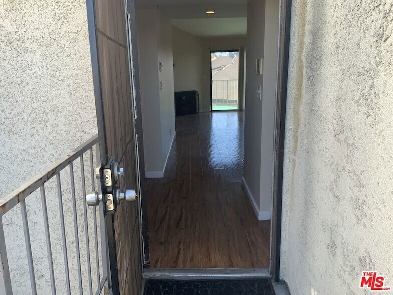 620 W Hyde Park Blvd in Inglewood, CA - Building Photo