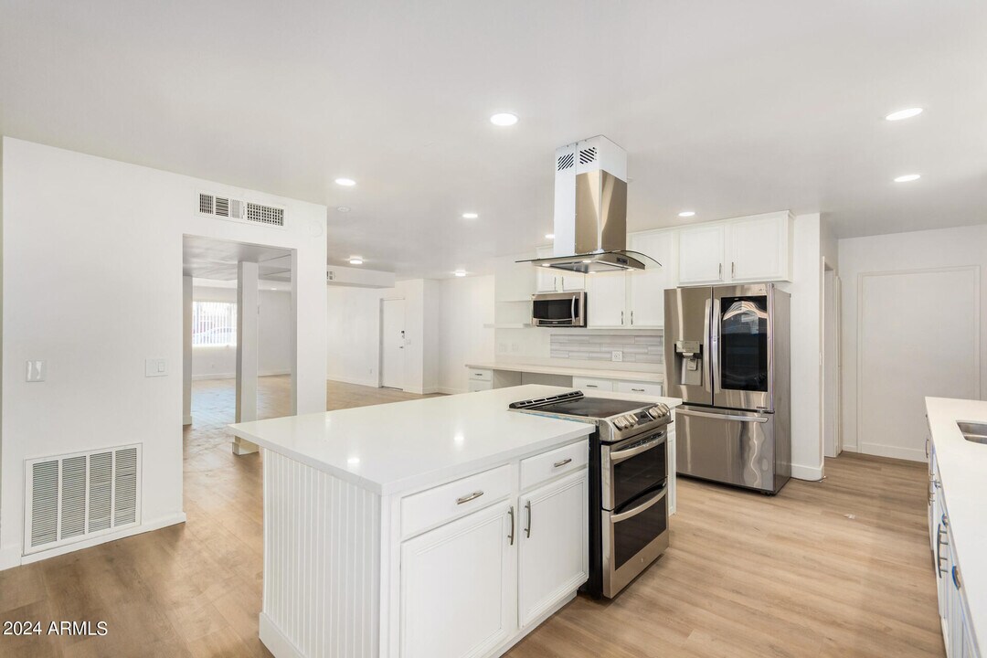 936 W Rio Salado Pkwy in Mesa, AZ - Building Photo