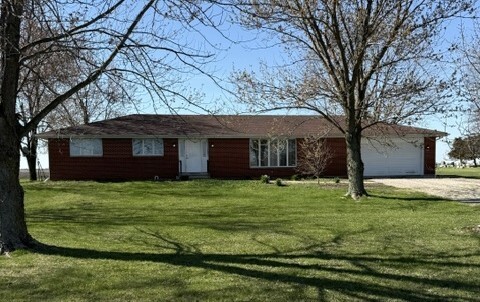 5470 Bell Rd in Minooka, IL - Building Photo