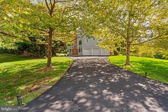 24394 Kettle Drum Ct in Aldie, VA - Building Photo - Building Photo