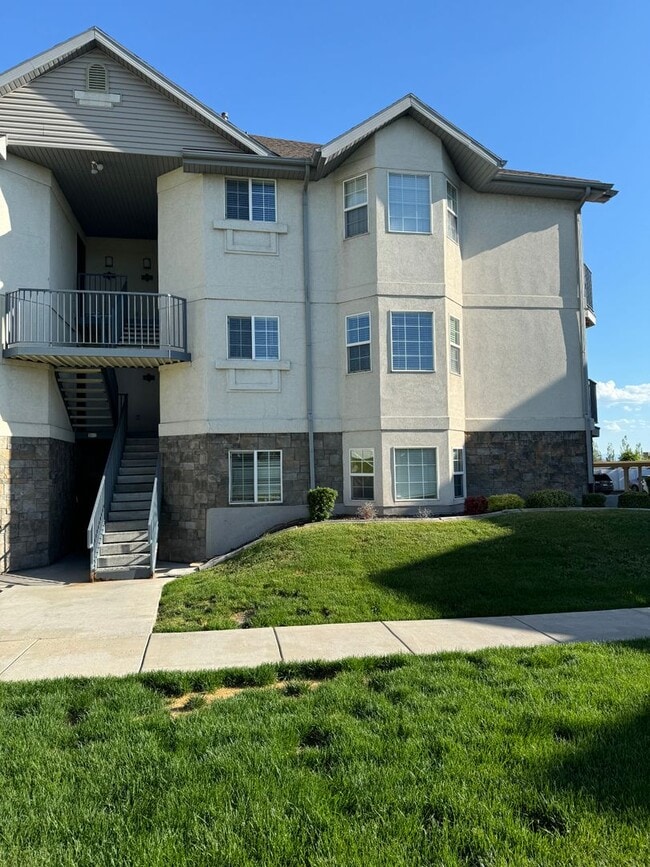 property at 989 W 1410 S