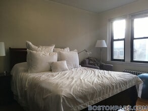 349 Pleasant St, Unit A1-12 in Malden, MA - Foto de edificio - Building Photo