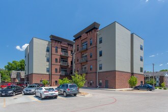 East Cherry Flats in Springfield, MO - Foto de edificio - Building Photo