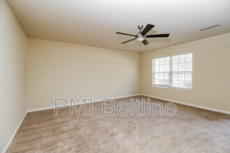 5675 Laurel Ridge Cir in East Point, GA - Building Photo - Building Photo