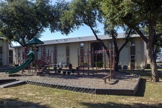 300 Mann Rd in Laredo, TX - Building Photo - Building Photo