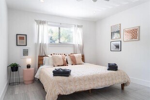 1208 Enfield Rd in Austin, TX - Building Photo