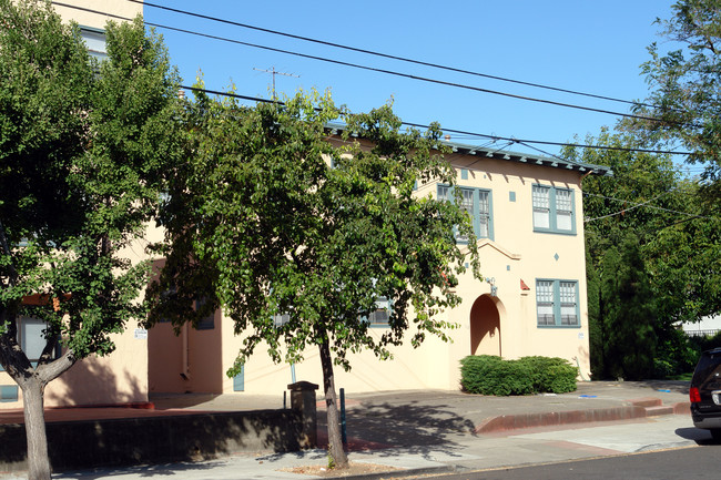 115 Arundel Rd in Burlingame, CA - Foto de edificio - Building Photo