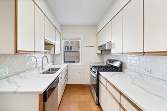 721 Foster St, Unit 1W in Evanston, IL - Foto de edificio - Building Photo