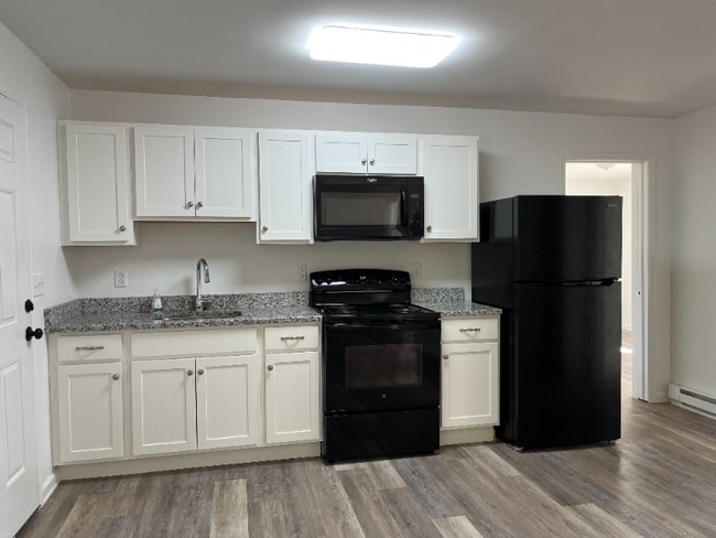 34 8th St in Wind Gap, PA - Building Photo - Building Photo