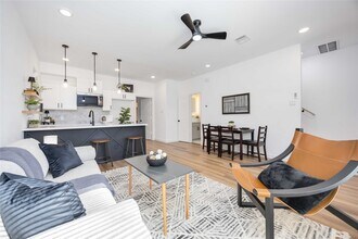 5809 Senior in Houston, TX - Building Photo - Building Photo