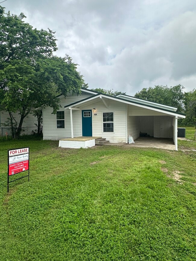 property at 104 N Main St