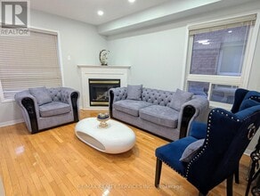 5568 Freshwater Dr in Mississauga, ON - Building Photo - Building Photo