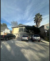 334 Newport Ave in Long Beach, CA - Building Photo