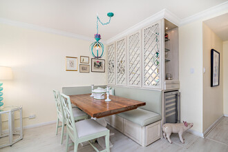 227 Brazilian Ave in Palm Beach, FL - Building Photo - Building Photo
