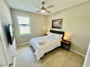 3040 SW 22nd Pl in Cape Coral, FL - Foto de edificio - Building Photo
