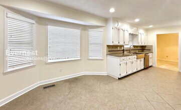 1828 Jacobs Ln in Vestavia Hills, AL - Building Photo - Building Photo