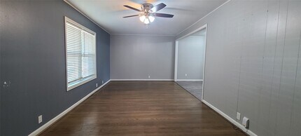 1418 N Roberson St in Conroe, TX - Building Photo - Building Photo