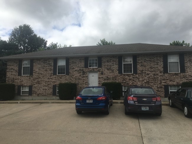 614 Cantebury Dr, Unit B