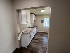 942 N Van Ness Ave in Fresno, CA - Building Photo - Building Photo