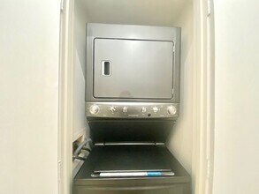 2209 S Braeswood Blvd in Houston, TX - Foto de edificio - Building Photo