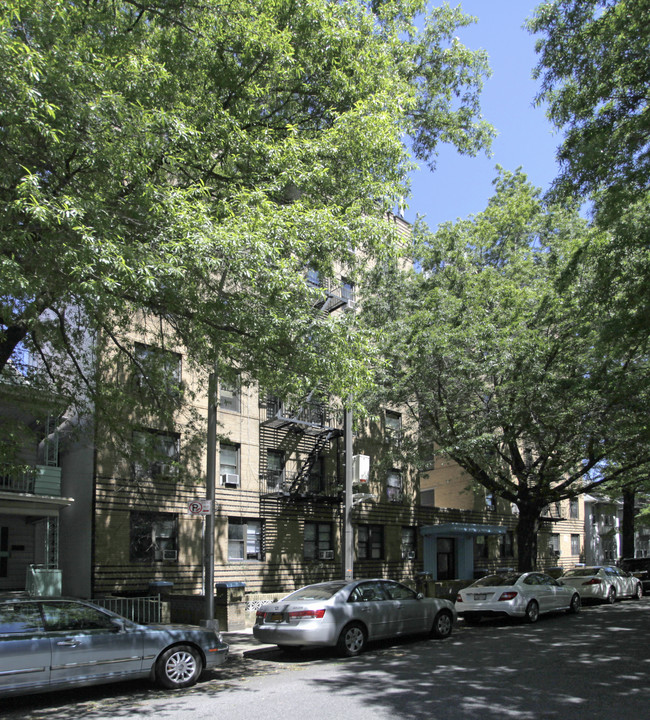 38-50 Bay 26th St in Brooklyn, NY - Building Photo