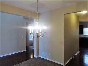 1004 Taylor Glen Blvd E in Pataskala, OH - Building Photo - Building Photo