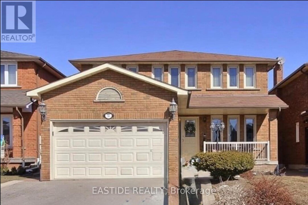 54 Liskeard Cir in Vaughan, ON - Building Photo