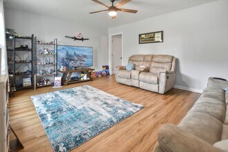 220 Marshall Dr in Clarksville, TN - Building Photo - Building Photo