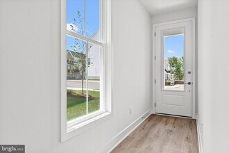 42177 Shining Star Sq in Brambleton, VA - Building Photo - Building Photo