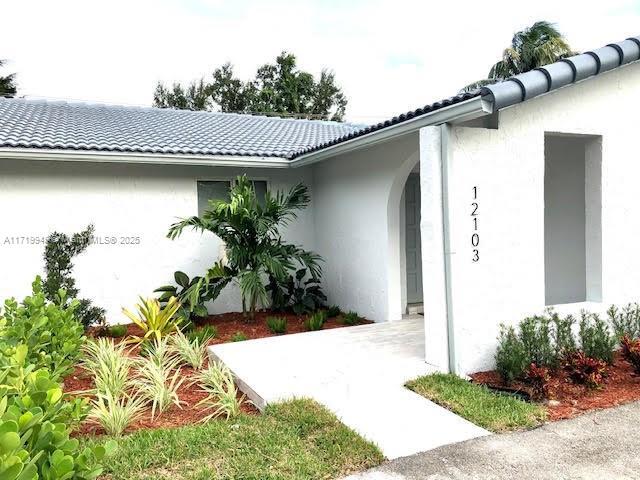 12101 SW 82nd Ave in Miami, FL - Building Photo - Building Photo