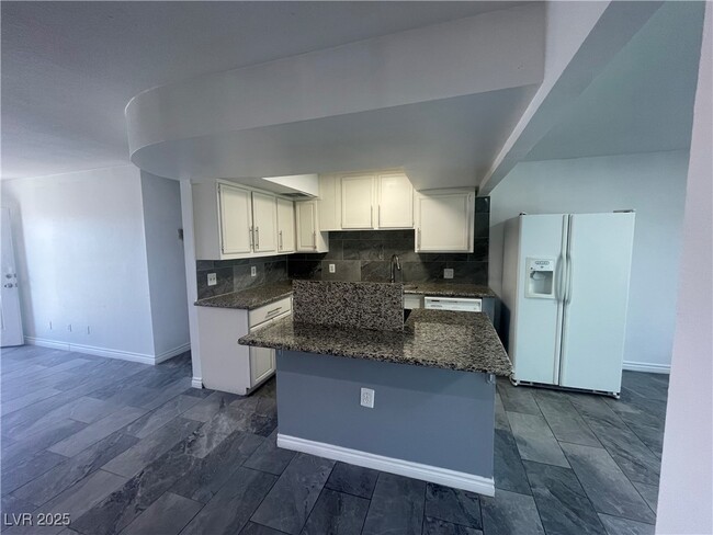 property at 2329 N Mallard St