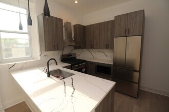 1236 W Hubbard St in Chicago, IL - Building Photo - Building Photo