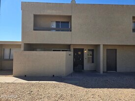 2674 N 43rd Ave in Phoenix, AZ - Building Photo