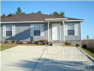 2002 Wyatt St in Pensacola, FL - Building Photo