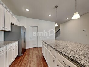 101 Fairway Dr in Cumming, GA - Foto de edificio - Building Photo