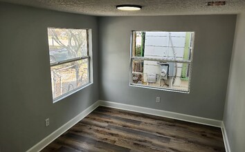 1246 Oakley St in Jacksonville, FL - Building Photo - Building Photo