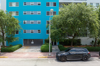 Lincoln Plaza in Miami Beach, FL - Building Photo - Building Photo