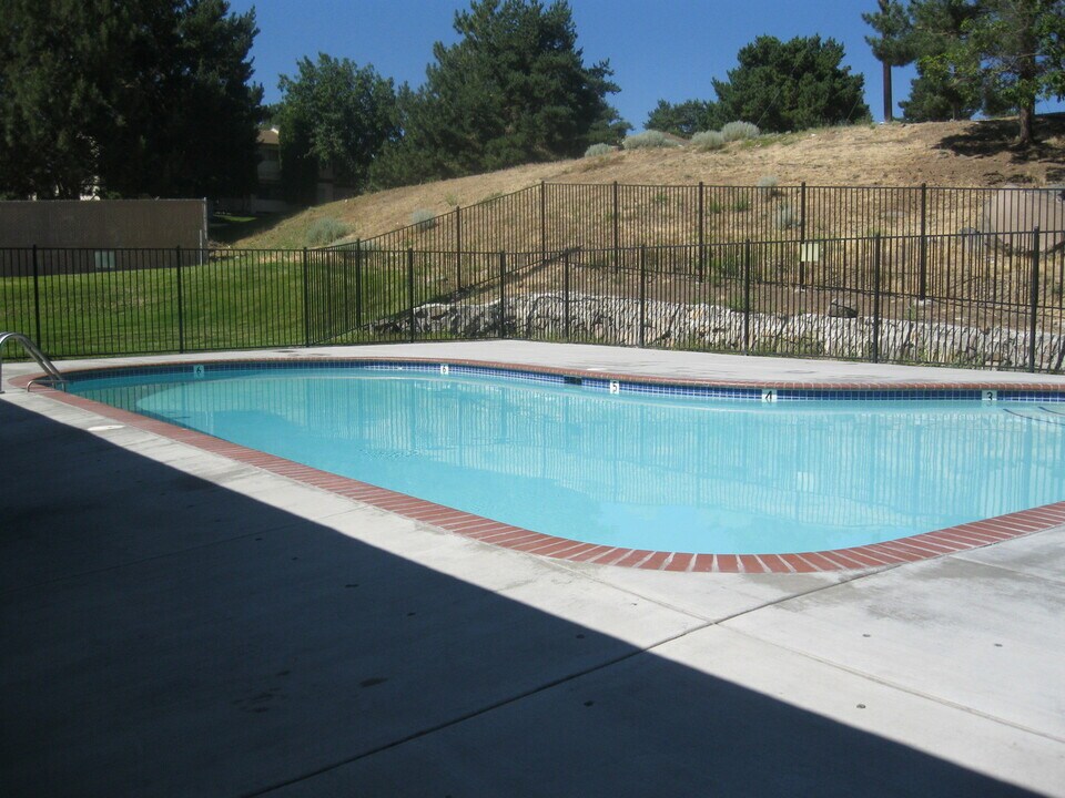 3949 Clear Acre Ln in Reno, NV - Building Photo