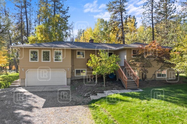 property at 17922 N Hatch Rd