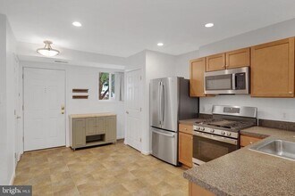 1309 N Van Dorn St in Alexandria, VA - Building Photo - Building Photo