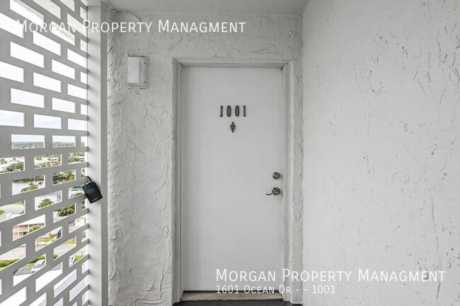 1601 Ocean Dr S in Jacksonville Beach, FL - Foto de edificio - Building Photo