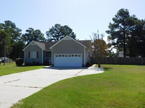 305 Gibbs Rd in New Bern, NC - Building Photo - Building Photo