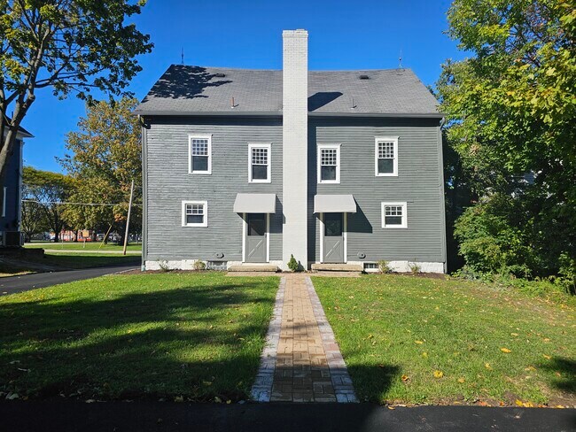 9 Maple St in Canfield, OH - Building Photo - Building Photo