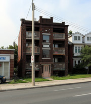 976 King St E Apartments