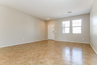 7247 West Alta Vista Road in Phoenix, AZ - Building Photo - Building Photo