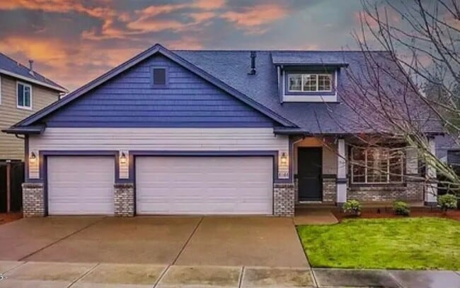 property at 6166 Lillian St SE