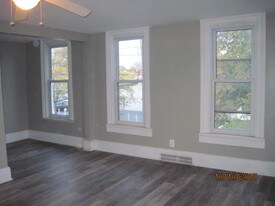 3324 17th St, Unit Upper in Wyandotte, MI - Building Photo